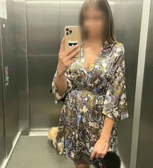 Shania, 25
